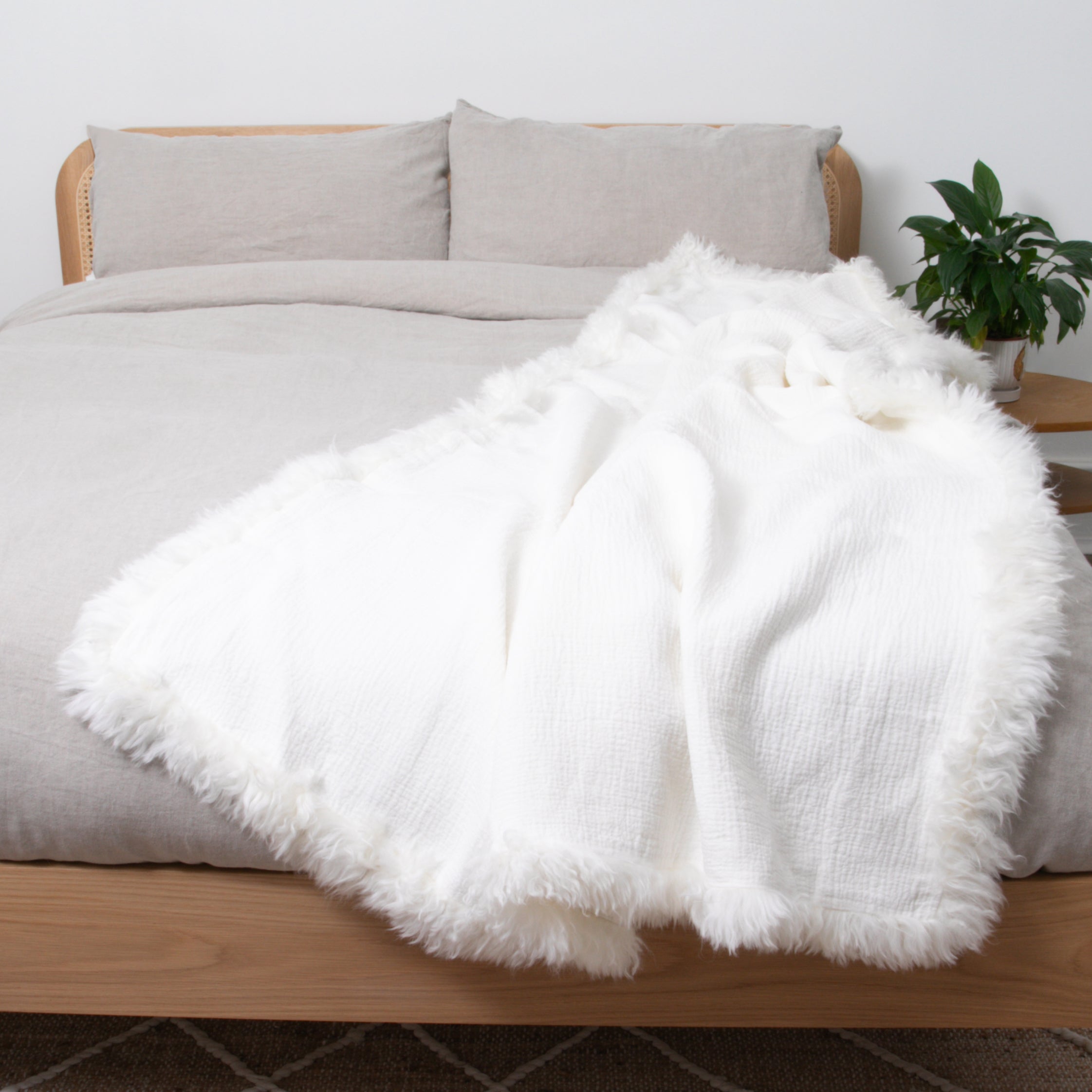 White Linen Blanket Sheepskin Trim 140x180cm